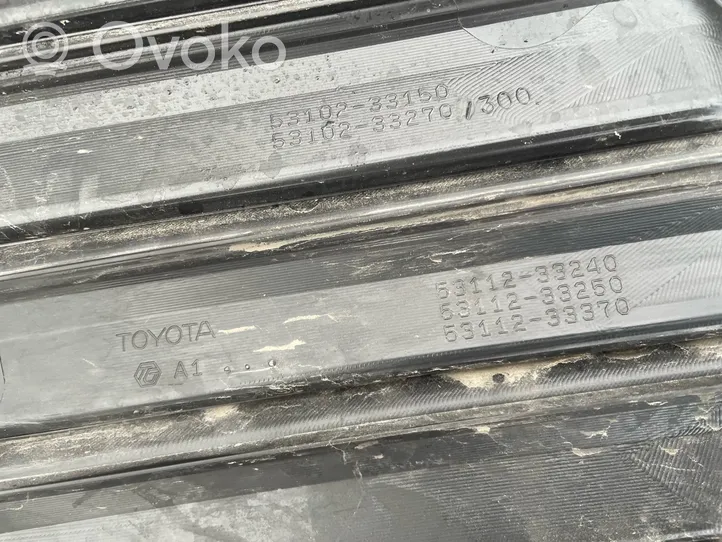 Toyota Camry VIII XV70  Etupuskurin alempi jäähdytinsäleikkö 5311333020
