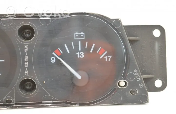 Jaguar XK8 - XKR Clock 