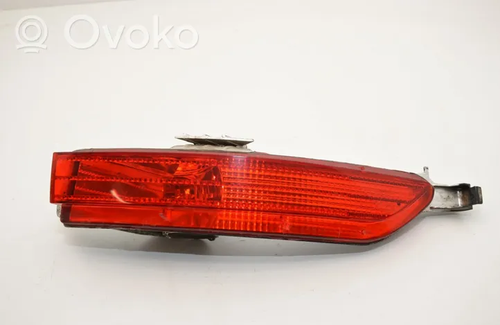 Volkswagen Touareg II Luce d’arresto centrale/supplementare 7P6945702C