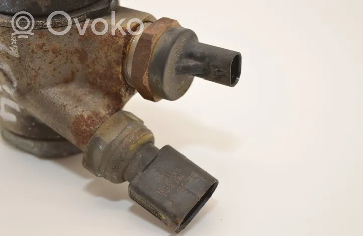 Audi A6 S6 C7 4G Pompe d'injection de carburant à haute pression 06E127025Q