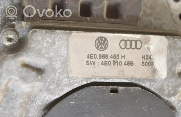 Audi A8 S8 D3 4E Jäähdyttimen jäähdytinpuhallin 1137328163