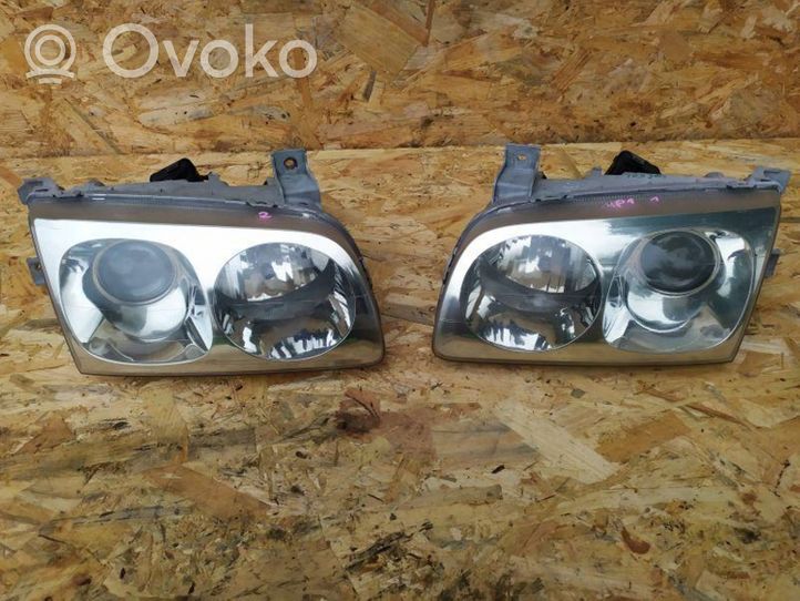 Hyundai Trajet Lot de 2 lampes frontales / phare 