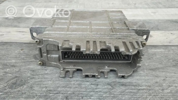 Opel Vectra B Komputer / Sterownik ECU silnika 0281001335