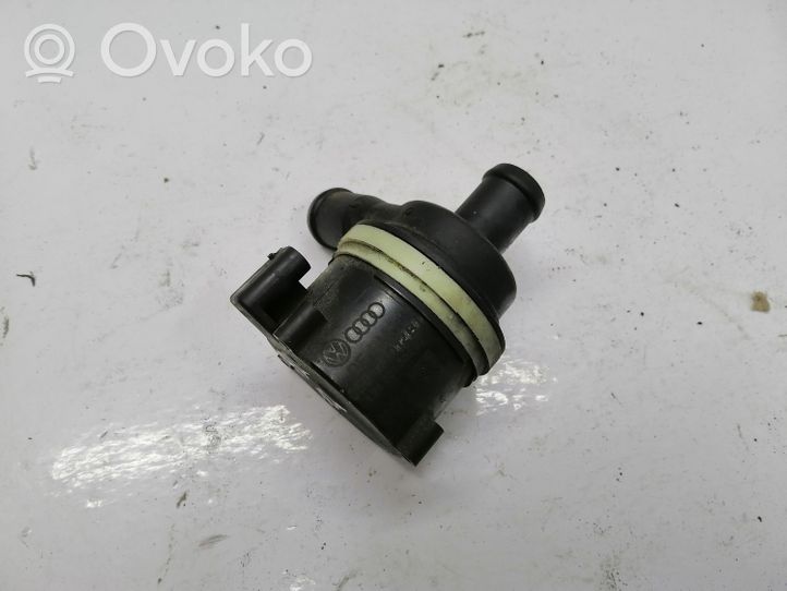 Audi A6 Allroad C6 Pompe à eau de liquide de refroidissement 059121012B