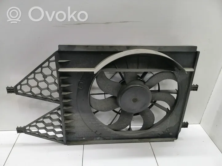 Volkswagen Polo V 6R Электрический вентилятор радиаторов 6R0121207