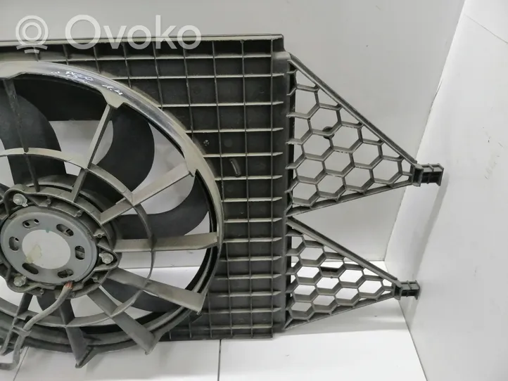 Volkswagen Polo V 6R Ventilador eléctrico del radiador 6R0121207