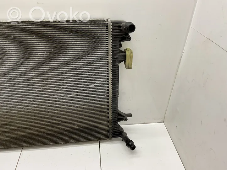 Volkswagen Jetta VI Dzesēšanas šķidruma radiators 5K0121251S