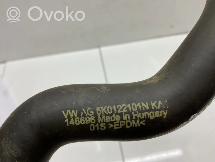 Volkswagen Jetta VI Moottorin vesijäähdytyksen putki/letku 5K0122101N