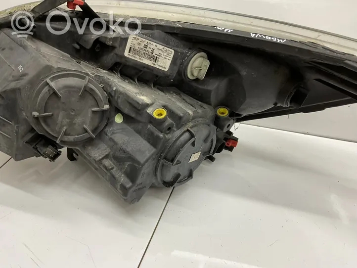 Opel Meriva B Lampa przednia 13253632