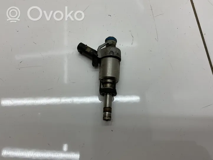 Volkswagen PASSAT B7 Injecteur de carburant 06H906036H