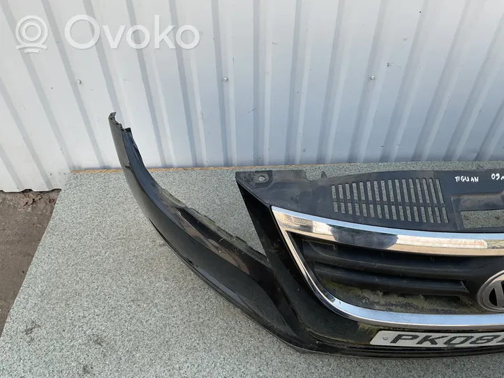 Volkswagen Tiguan Front bumper 