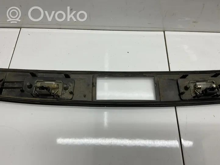 Volkswagen Tiguan Takaluukun rekisterikilven valon palkki 5N0827287A