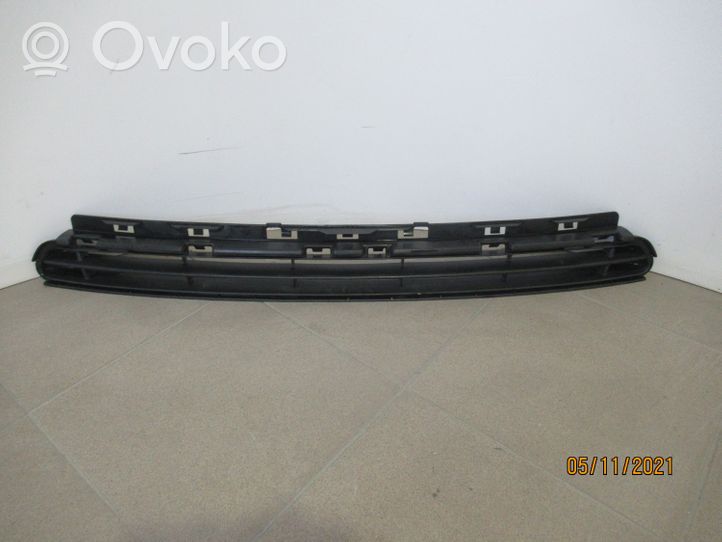 Citroen C5 Grotelės viršutinės 9682331677