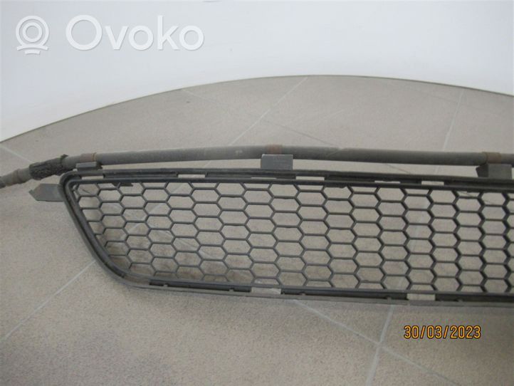 Lexus IS 220D-250-350 Kratka dolna zderzaka przedniego 5311253010