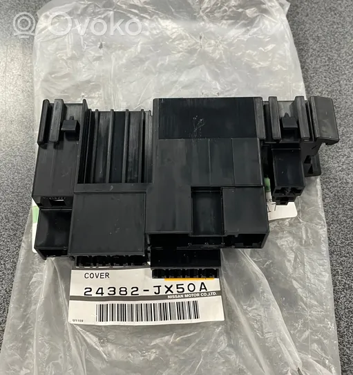 Nissan Juke I F15 Fuse module 24382JX50A