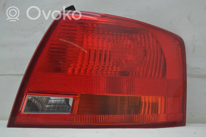 Audi A4 S4 B7 8E 8H Luci posteriori 8E9945096C