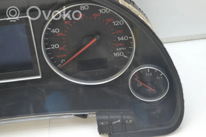 Audi A4 S4 B7 8E 8H Licznik / Prędkościomierz 8E0920950K