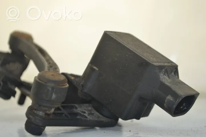 Audi A6 S6 C5 4B Sensor de altura del nivel de la suspensión neumática trasera 4B0907503