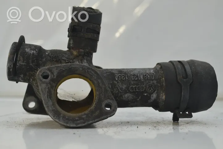 Audi A4 S4 B5 8D Tuyau de liquide de refroidissement moteur 038121133A