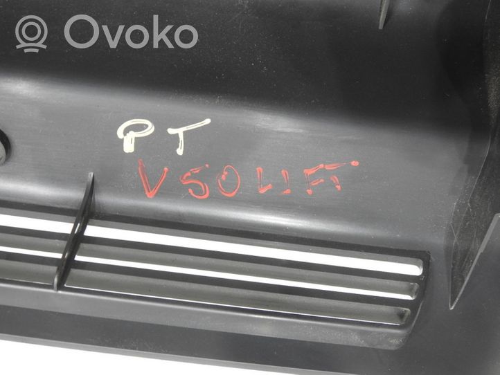 Volvo V50 Šoninis apdailos skydas 