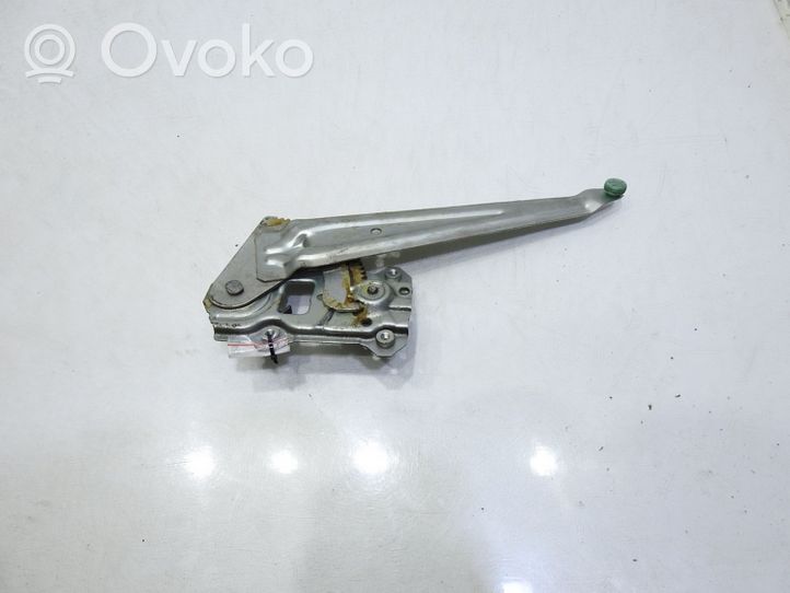 Suzuki Swift Rear window lifting mechanism without motor 