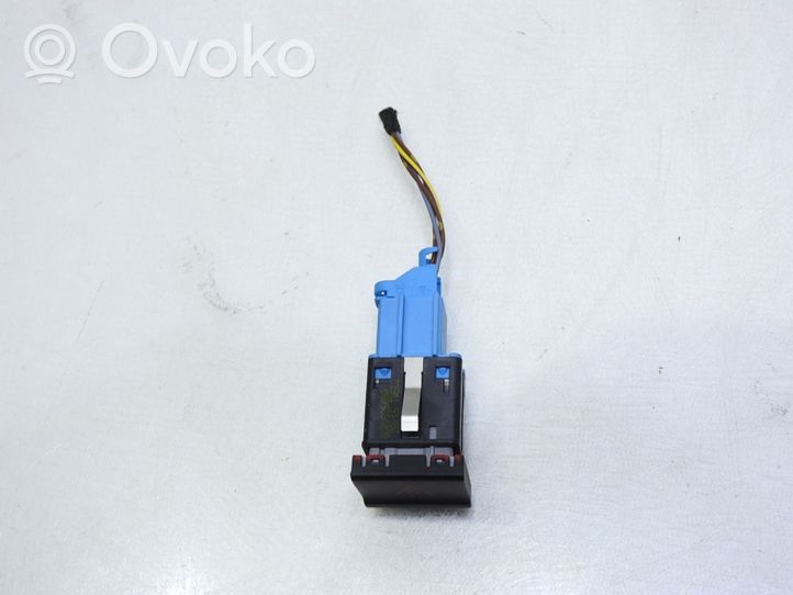 Volkswagen Polo V 6R Botón interruptor de luz de peligro 6C0953509A