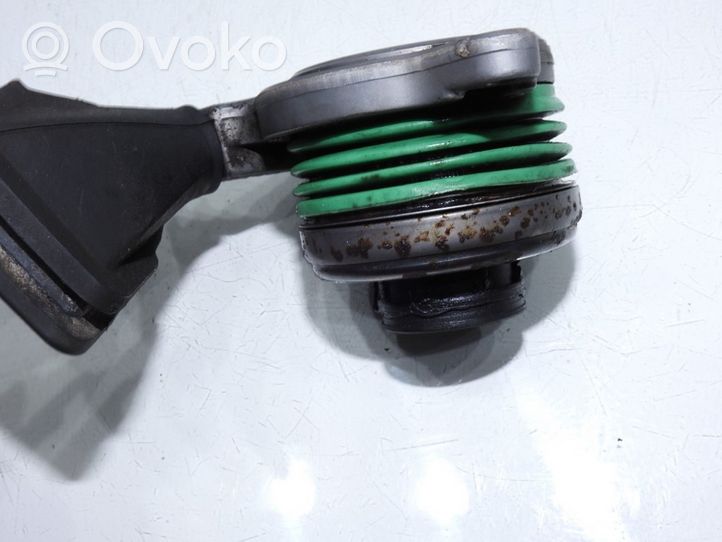 Volvo S60 Cuscinetto di rilascio della frizione 8667 661