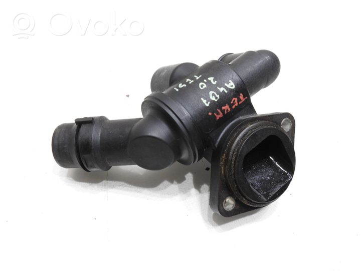 Audi A4 S4 B7 8E 8H Alloggiamento termostato 