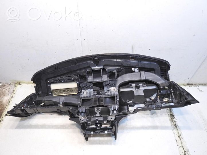 Renault Latitude (L70) Tableau de bord 681000072R