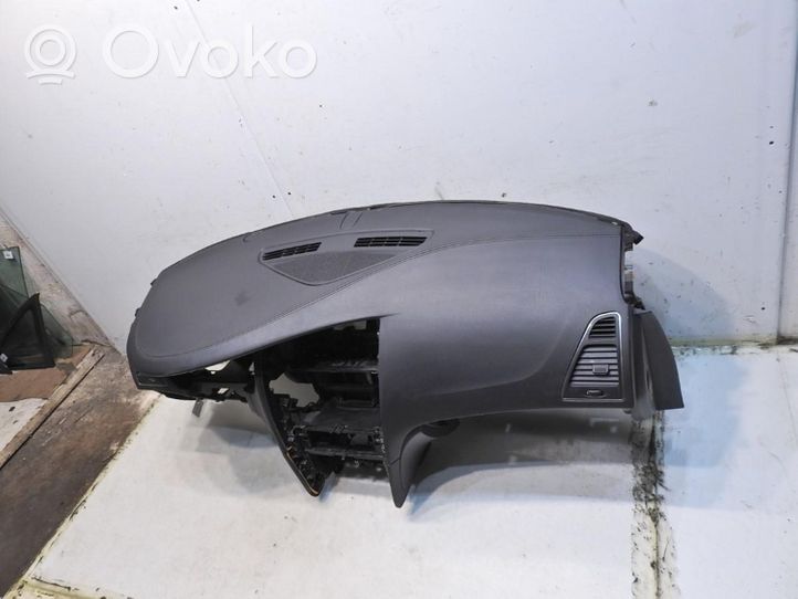 Renault Latitude (L70) Panel de instrumentos 681000072R