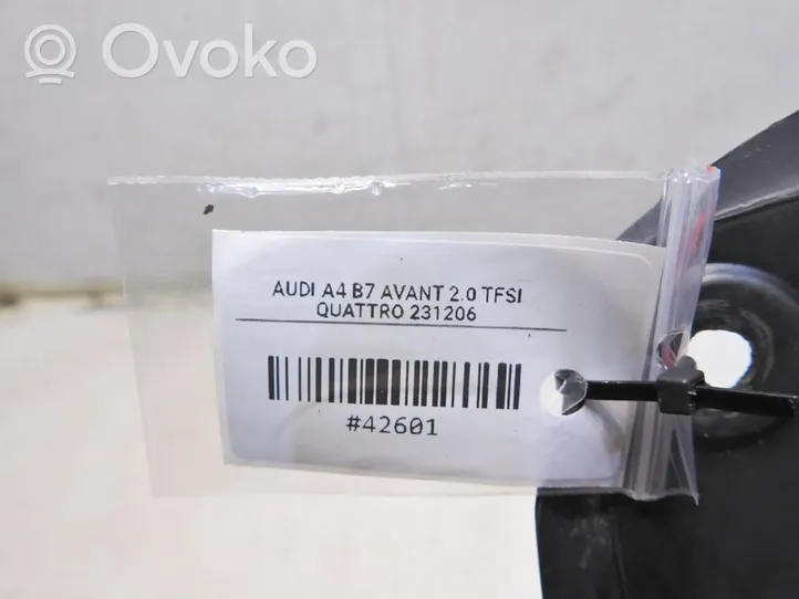 Audi A4 S4 B7 8E 8H Supporto/guarnizione in poliuretano espanso del parafango 8E0821111A