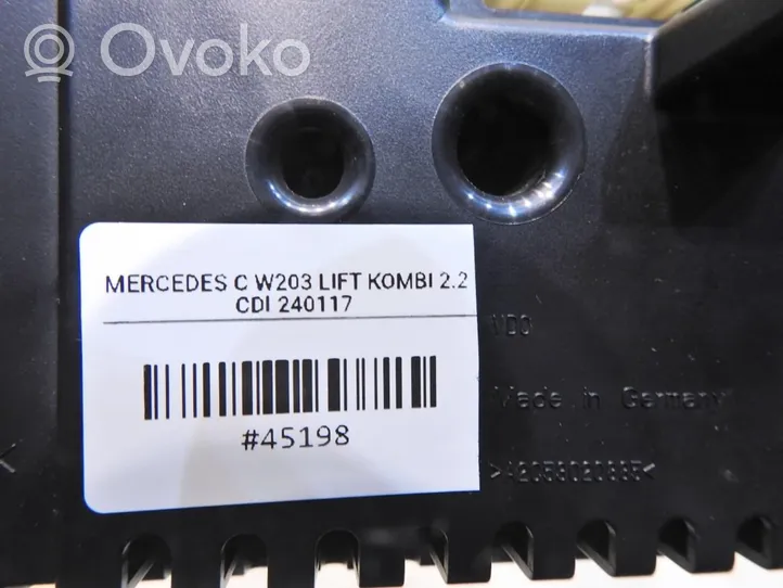 Mercedes-Benz C AMG W203 Geschwindigkeitsmesser Cockpit A2035404947