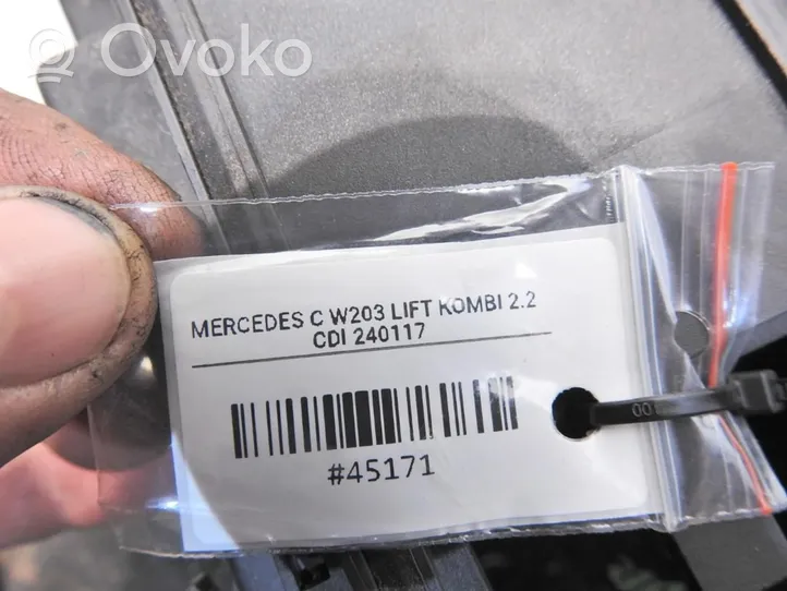 Mercedes-Benz C AMG W203 Pokrywa skrzynki bezpieczników 2035452201