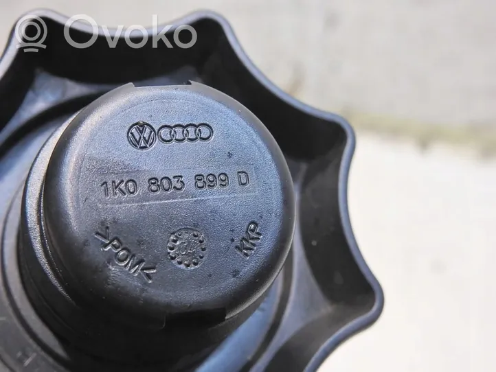 Audi A3 S3 8P Vararenkaan pultti 1K0803899D