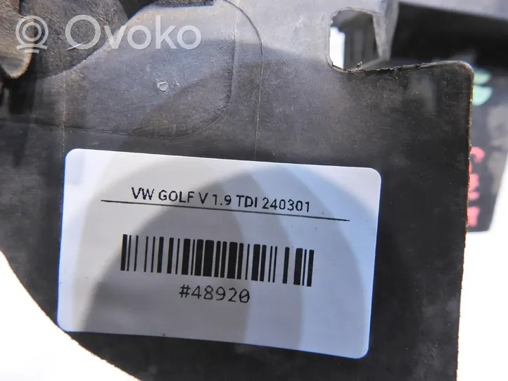 Volkswagen Golf V Osłona chłodnicy 1K0121284E