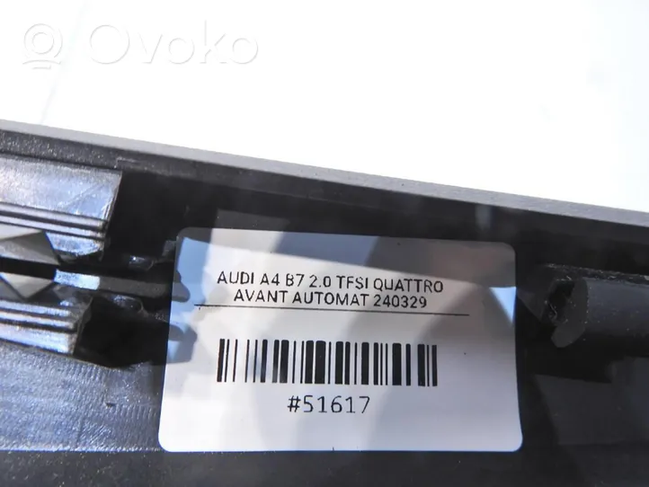 Audi A4 S4 B7 8E 8H Takaluukun koristelista 8E9867973A