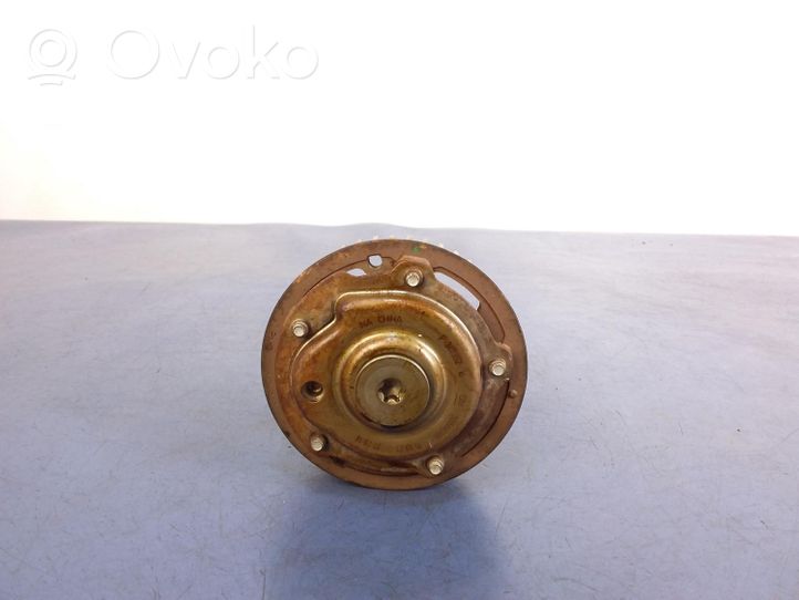 Opel Astra J Poulie arbre à cames 55568386