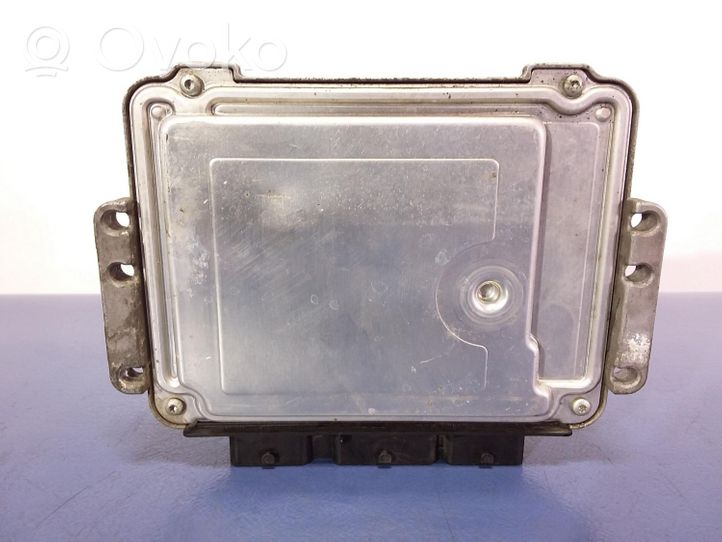 Peugeot 206 CC Komputer / Sterownik ECU silnika 9647785580