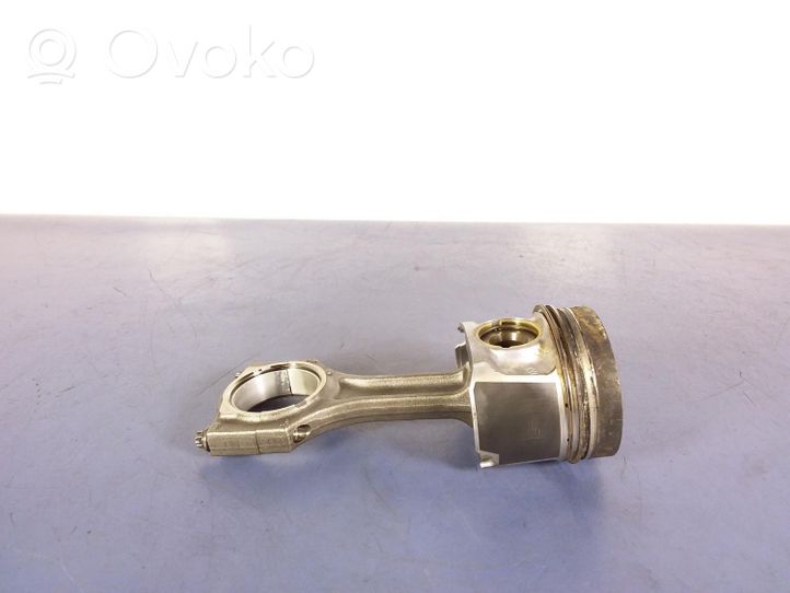 BMW X5 G05 Piston 84L132