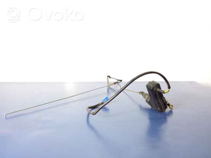 Volvo 240 Holder (bracket) 