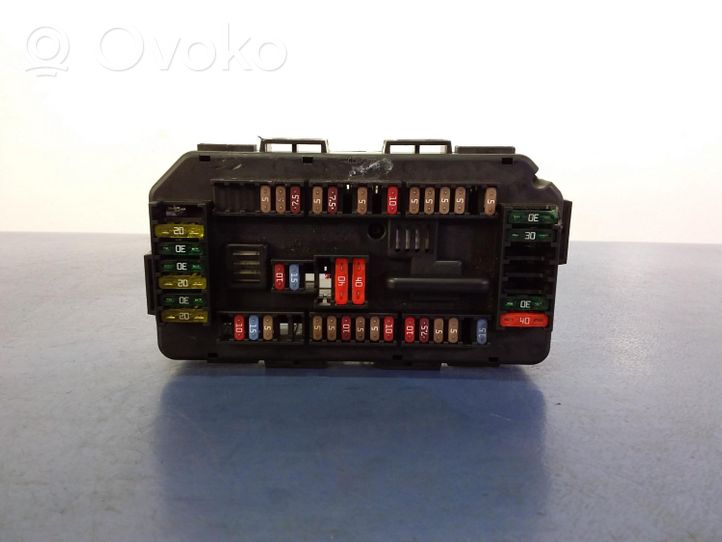 BMW 4 F36 Gran coupe Fuse box set 9337879