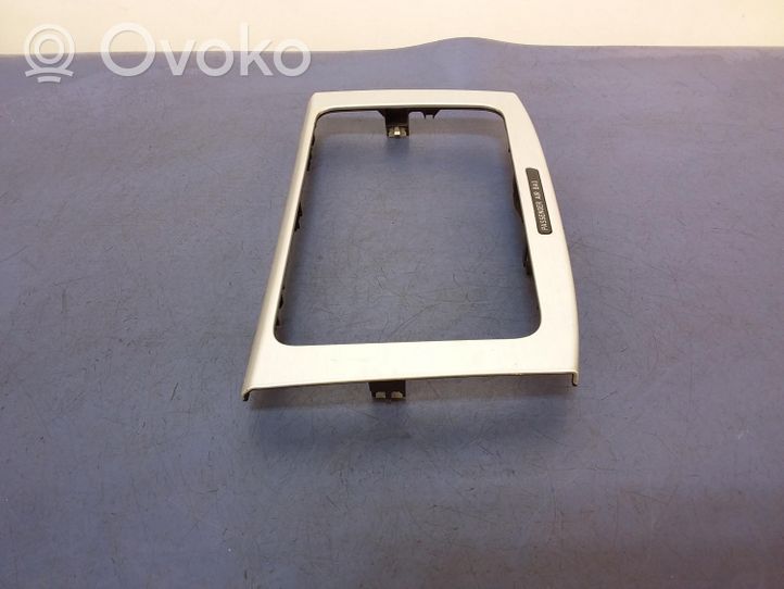 Volkswagen PASSAT B6 Altro elemento di rivestimento sottoporta/montante 3C0858069AG