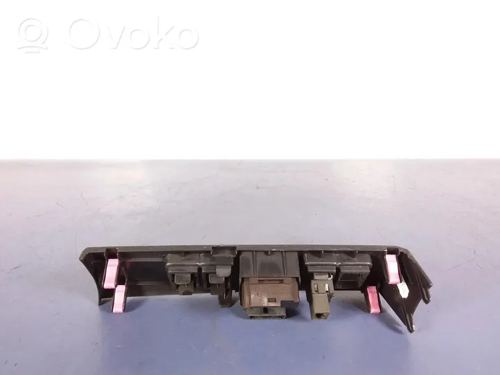 Toyota Avensis T270 Mirror heating switch 55446-05060