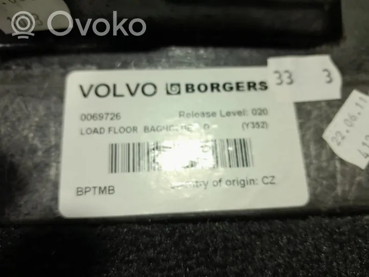 Volvo V60 Wykładzina podłogowa przednia 39813519
