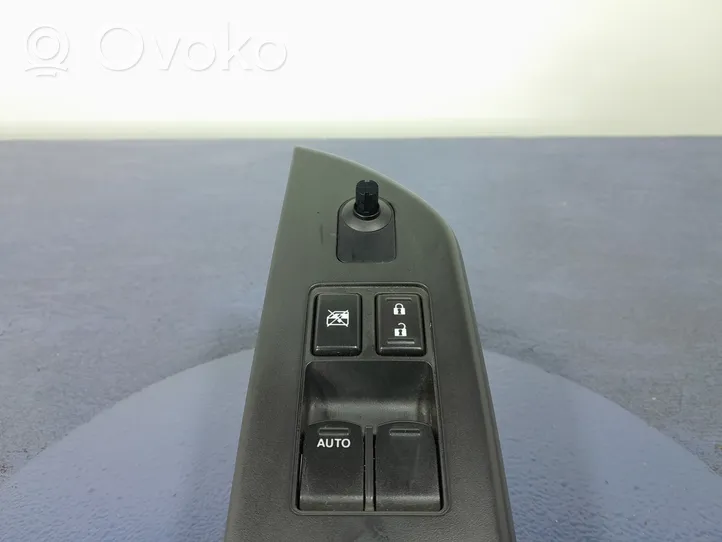 Suzuki Swift Interruptor del elevalunas eléctrico 01