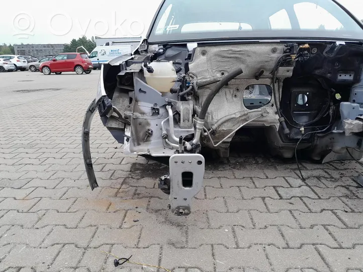 Volkswagen Tiguan Longherone lato anteriore 