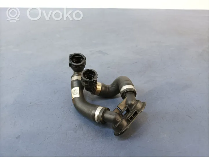 BMW 5 G30 G31 Tuyau de liquide de refroidissement moteur 8780515