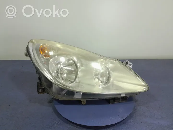 Opel Corsa D Lampa przednia 13186382