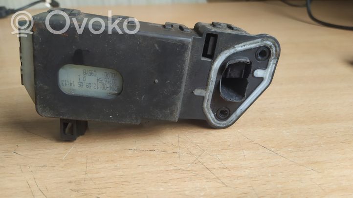 Volvo V50 Siłownik klapki wlewu paliwa 30716754