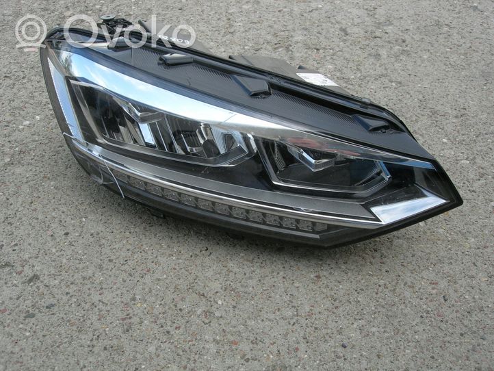 Volkswagen Touran III Lampa przednia 5TB941036B